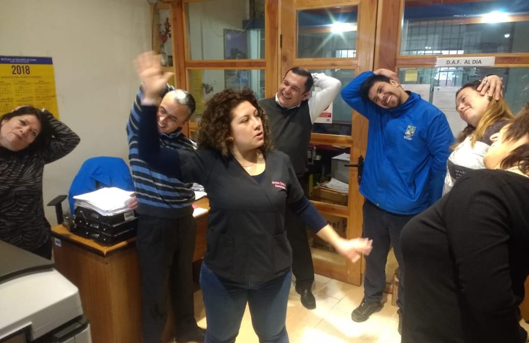 Funcionarios municipales de El Quisco se capacitaron en pausas activas